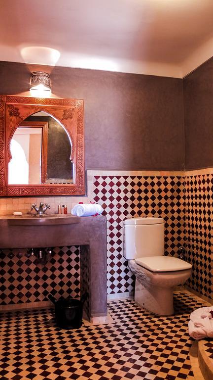 Riad Tigmi Kenza Тизнит Стая снимка